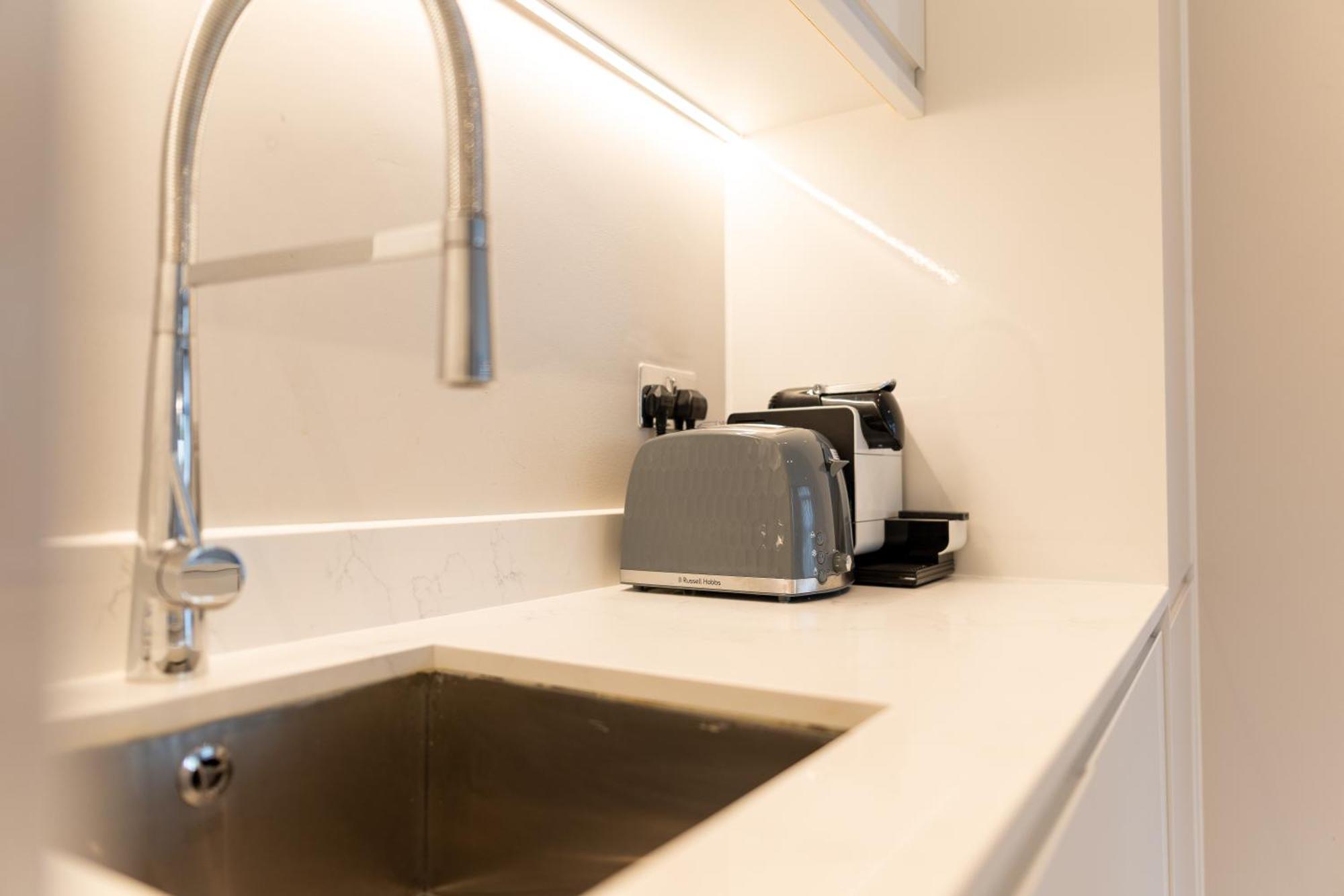 Exclusive Cardiff City Centre Apartment Zewnętrze zdjęcie