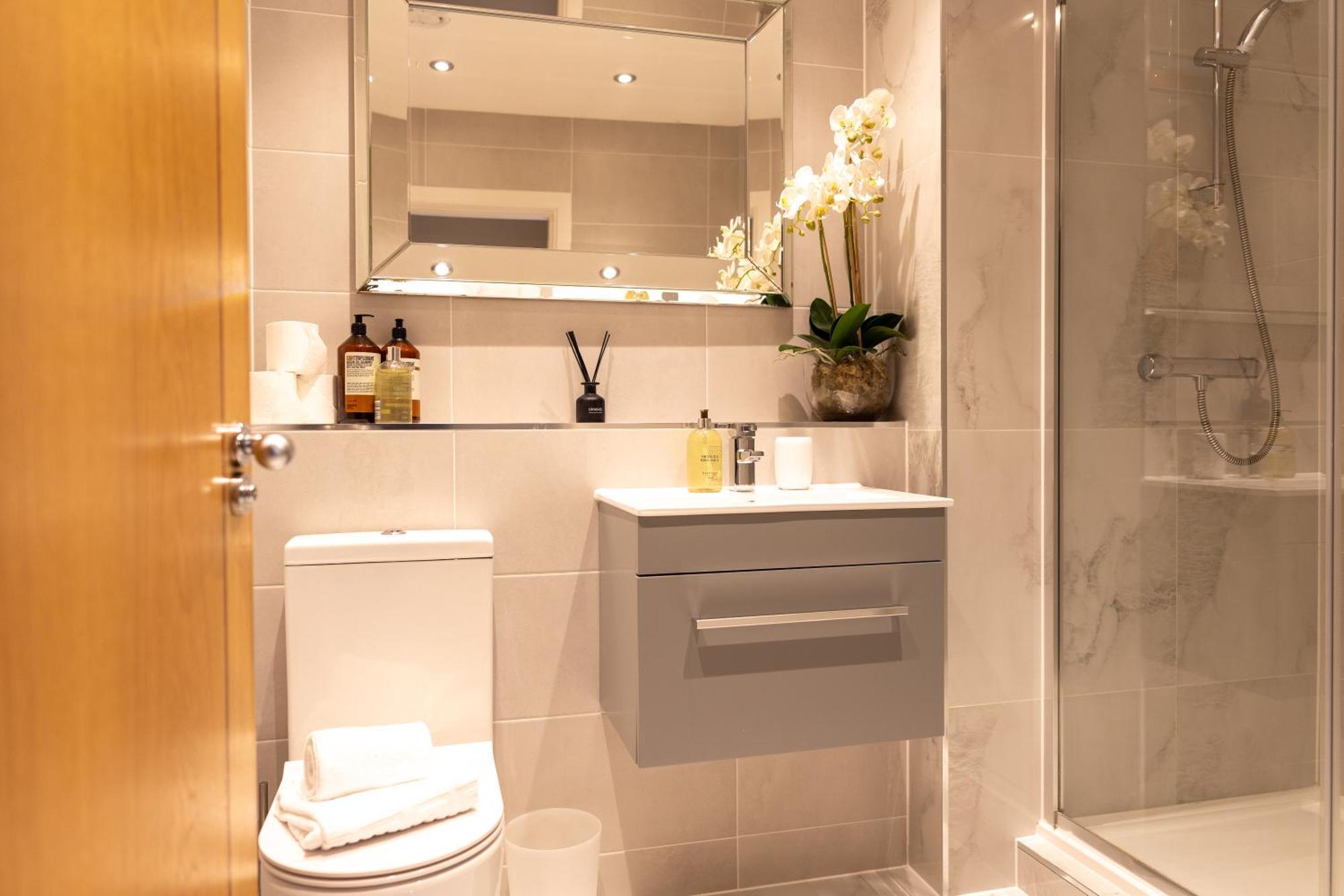Exclusive Cardiff City Centre Apartment Zewnętrze zdjęcie