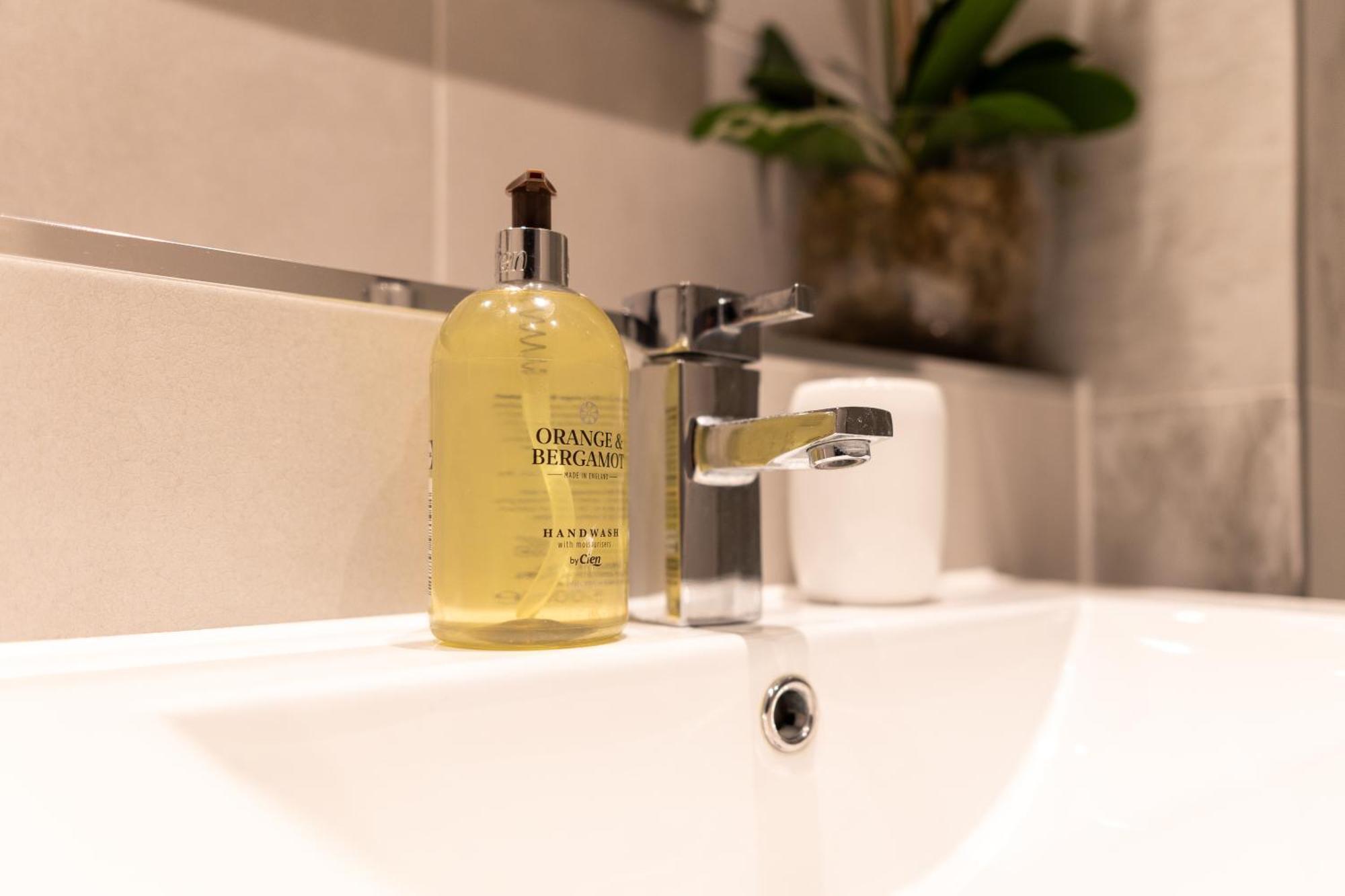 Exclusive Cardiff City Centre Apartment Zewnętrze zdjęcie